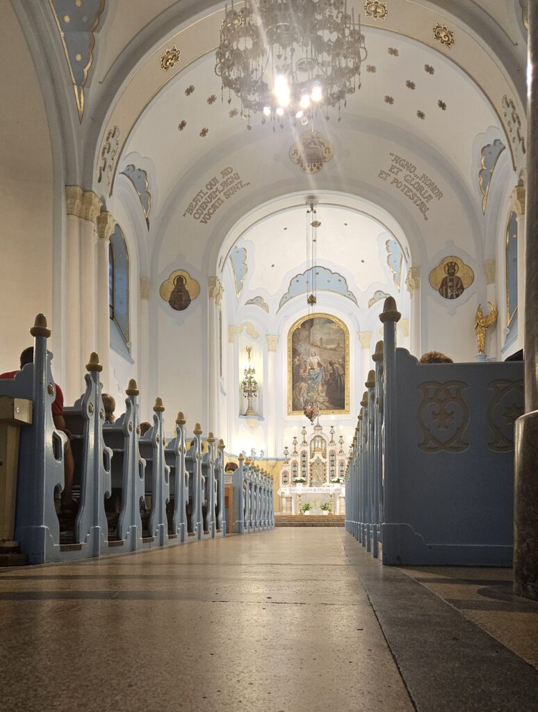 Unutrašnjost crkve Svete Elizabete